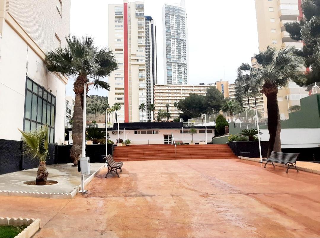 Vacanza Luxury Complex- Parking , Pool Only In The Summer , Rincon De Loix Apartment Benidorm Exterior photo
